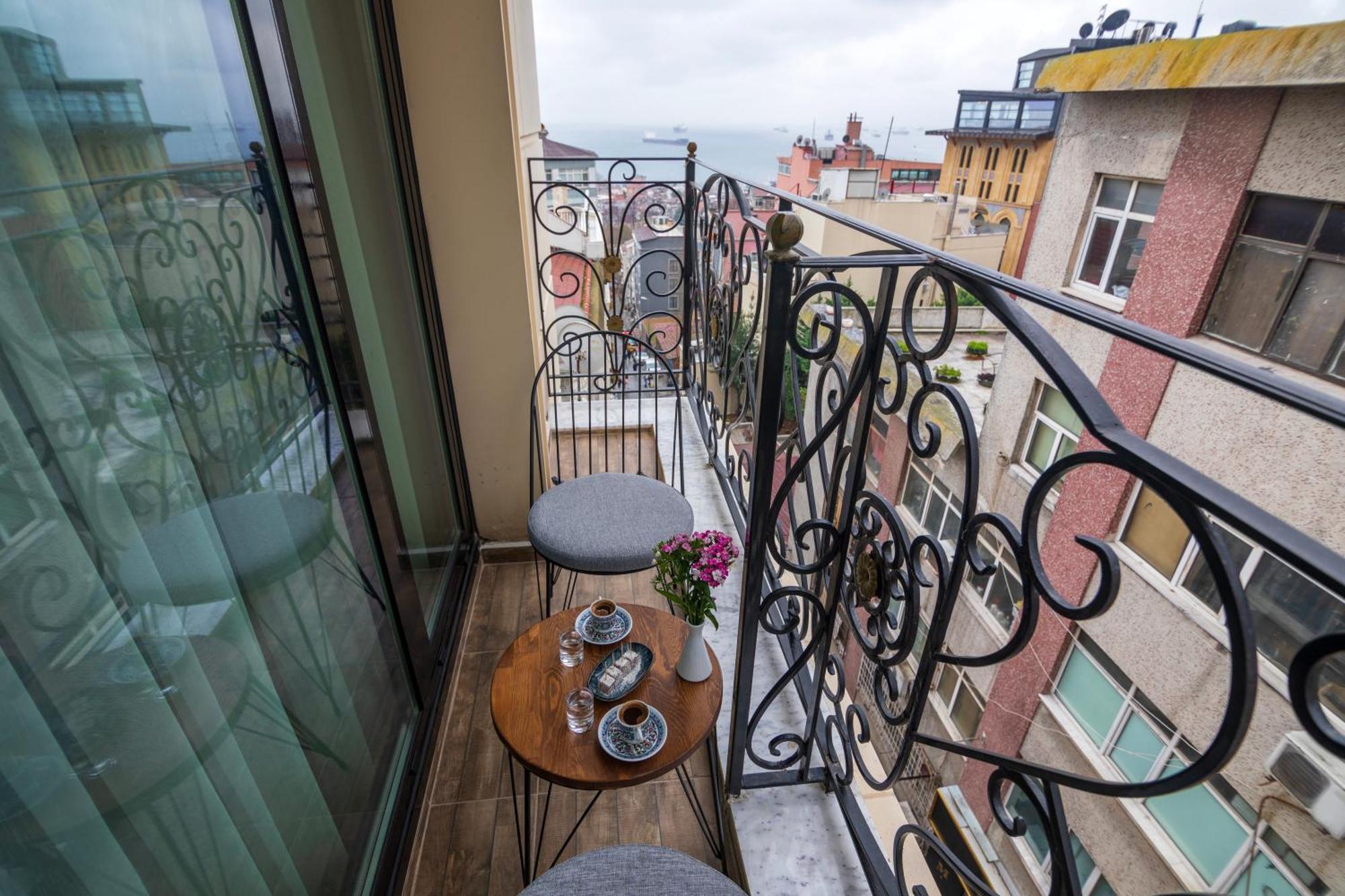 The Omiya Hotel Istanbul Bagian luar foto