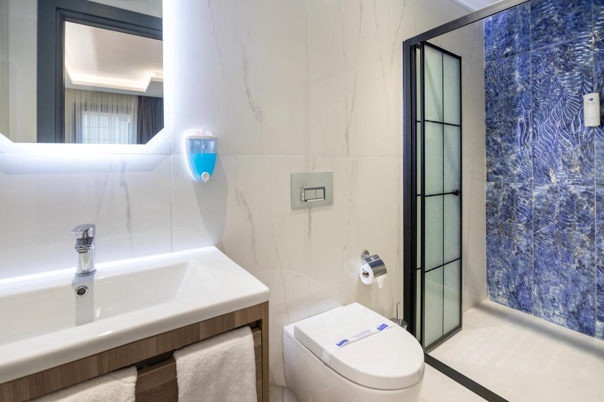 The Omiya Hotel Istanbul Bagian luar foto