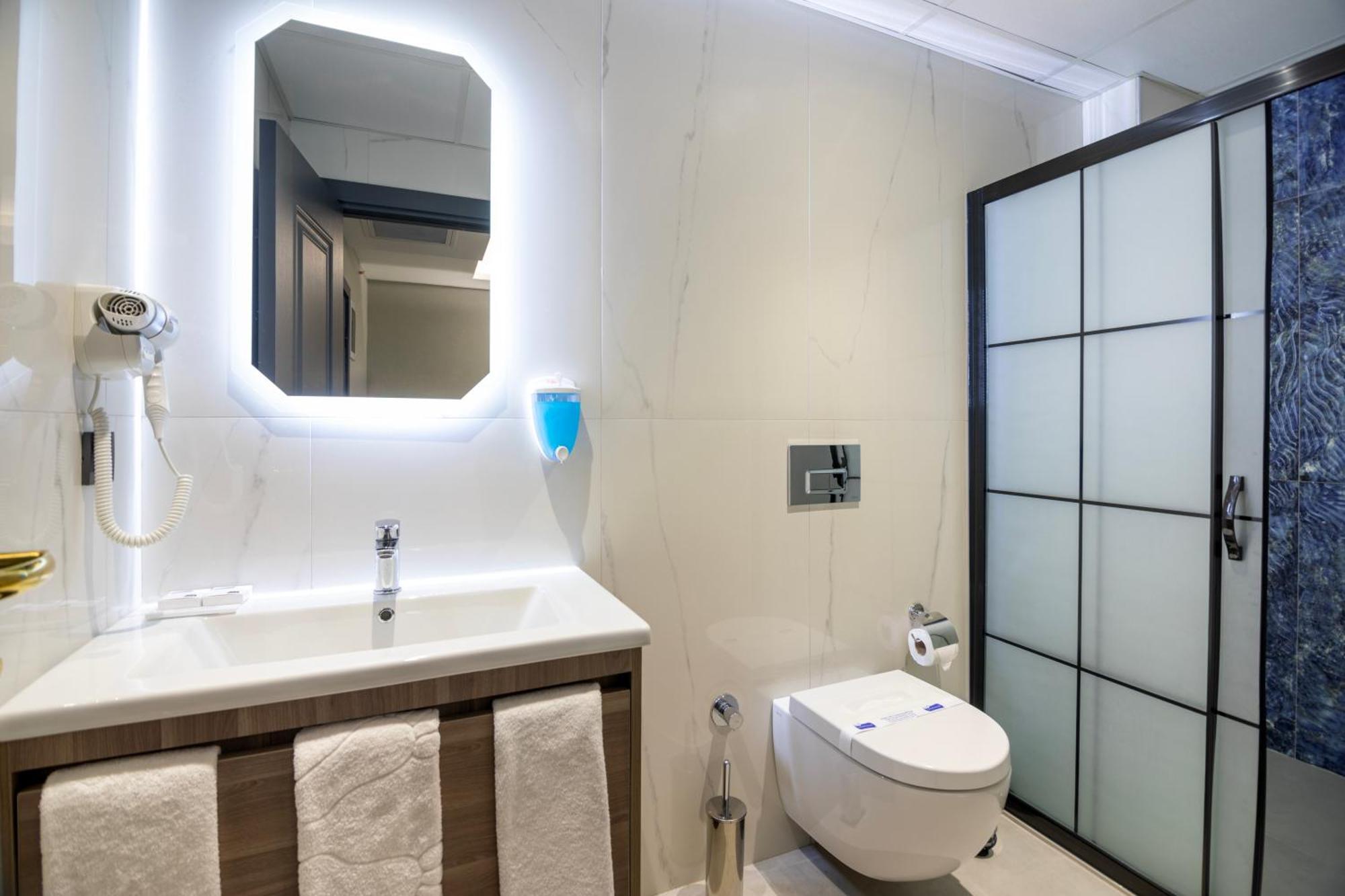 The Omiya Hotel Istanbul Bagian luar foto