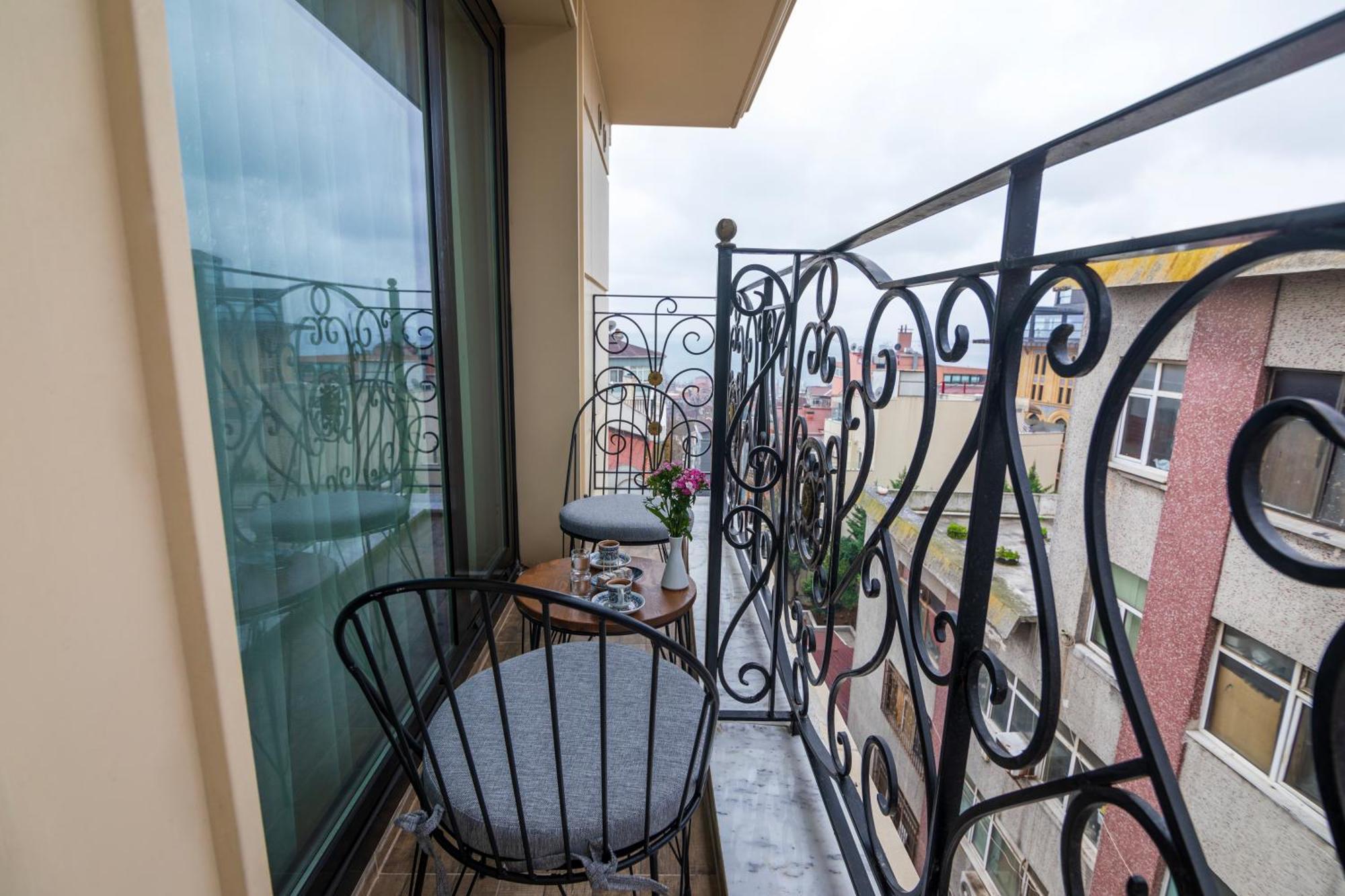 The Omiya Hotel Istanbul Bagian luar foto