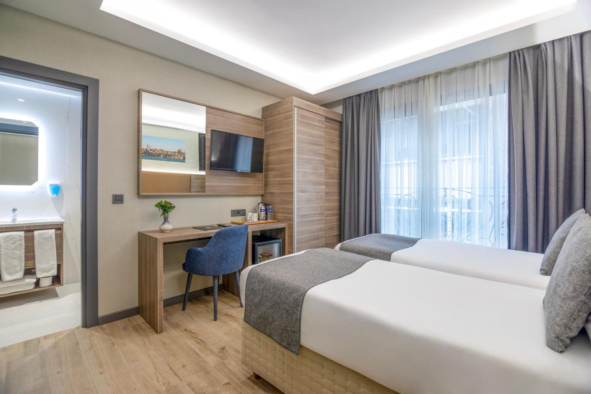 The Omiya Hotel Istanbul Bagian luar foto
